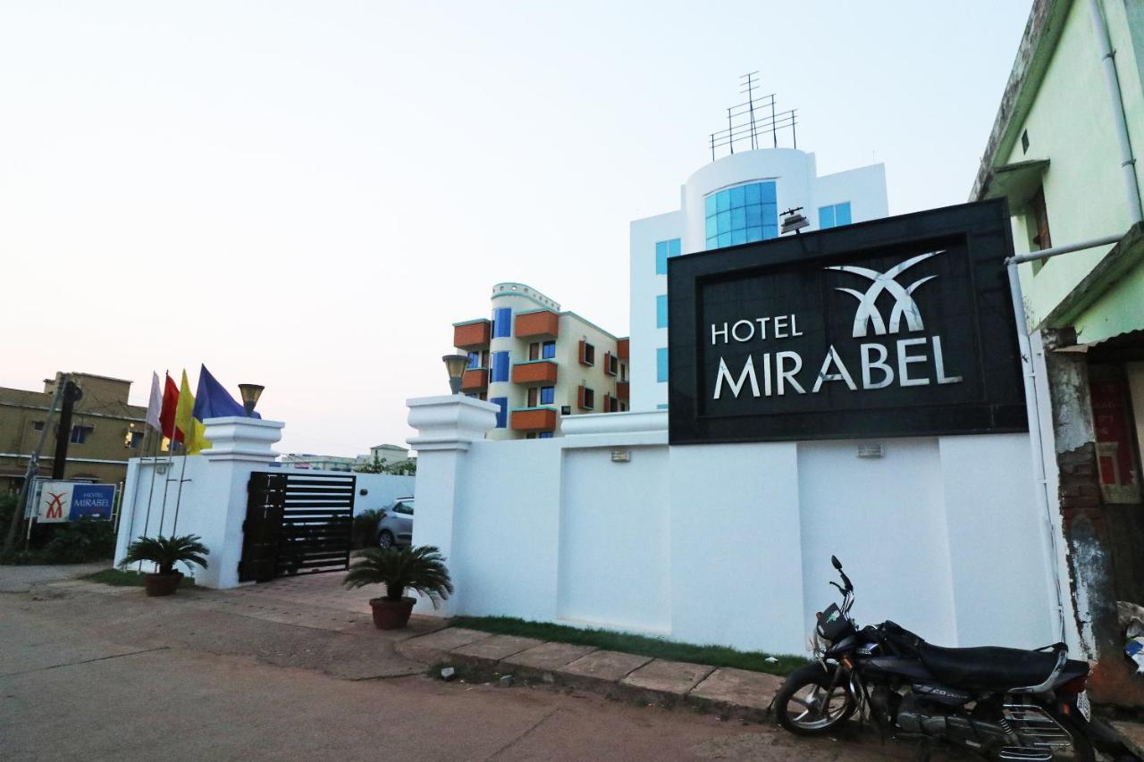 Capital O 40848 Hotel Mirabel Kupand Exterior foto
